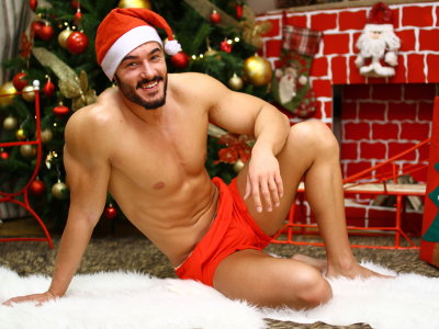 RagnarHUNK naked stripping on cam for live sex video chat