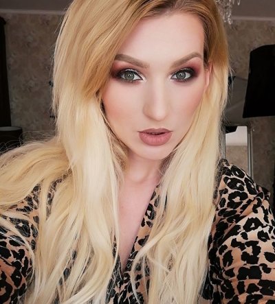 RaisaPassion naked stripping on cam for live sex video chat