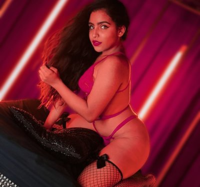 Rebecca_Maalouf naked stripping on cam for live sex video chat