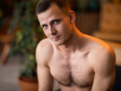 RICHARD_SULLIVAN naked stripping on cam for live sex video chat