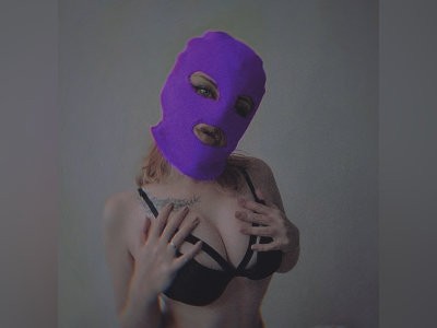 RinaPorchw naked stripping on cam for live sex video chat