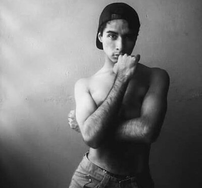 rodney_lopez naked stripping on cam for live sex video chat