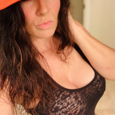 roguesgambit naked stripping on cam for live sex video chat