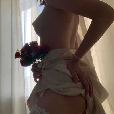 rosamatilla naked stripping on cam for live sex video chat