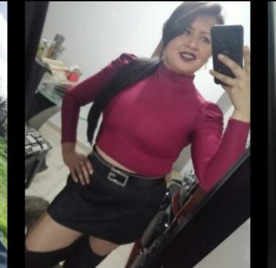 Roxanna_c naked stripping on cam for live sex video chat