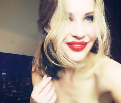 _roxy1 naked stripping on cam for live sex video chat