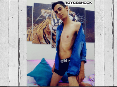 RoyceShook naked stripping on cam for live sex video chat