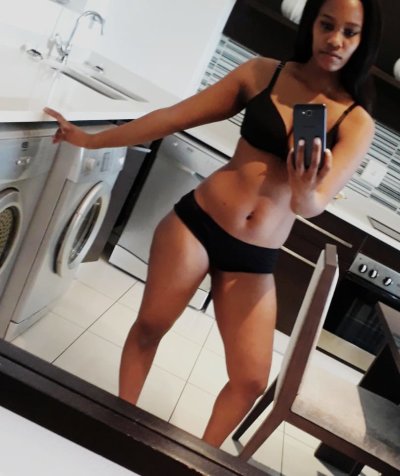 RubieJadeXX naked stripping on cam for live sex video chat
