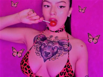 SabrinaBennet naked stripping on cam for live sex video chat