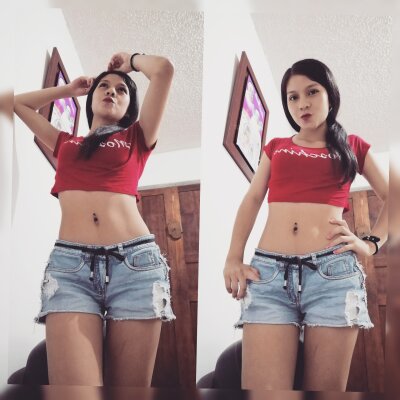samanthalateen naked stripping on cam for live sex video chat
