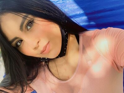 sami_black naked stripping on cam for live sex video chat