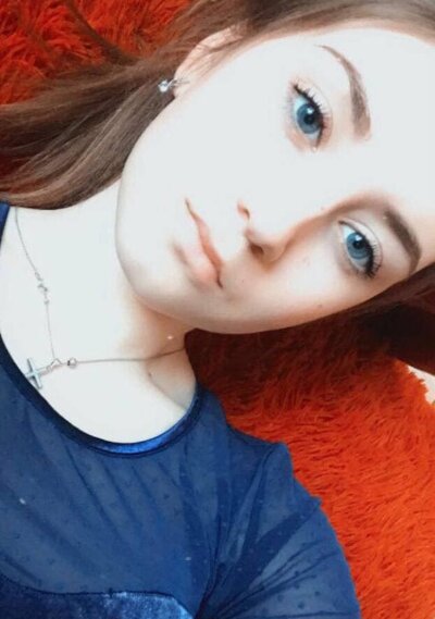 Sanisy_Kiska naked stripping on cam for live sex video chat