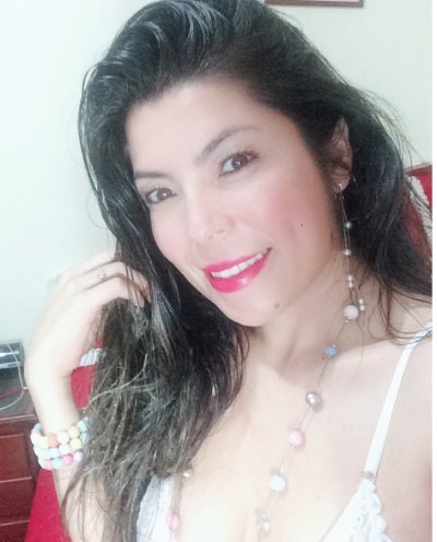 Sara-sexy naked stripping on cam for live sex video chat