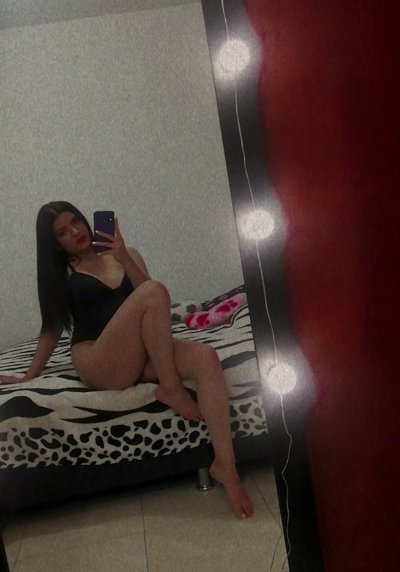 Sara_d_vallle naked stripping on cam for live sex video chat
