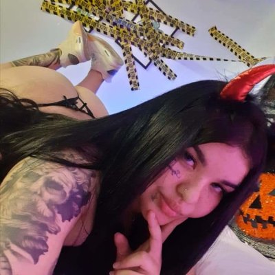 Sarahh__ naked stripping on cam for live sex video chat