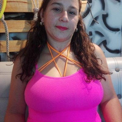 saray_sweet10 naked stripping on cam for live sex video chat