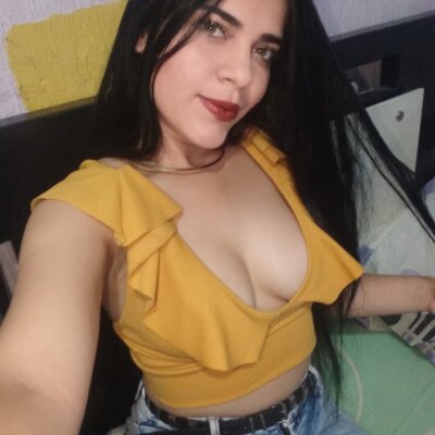 scarlet_sugar naked stripping on cam for live sex video chat