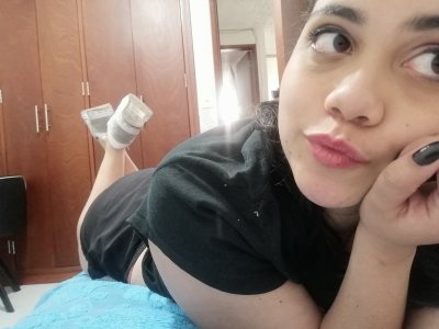 Scarlett-2 naked stripping on cam for live sex video chat