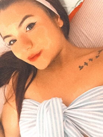 scarlett_9252 naked stripping on cam for live sex video chat