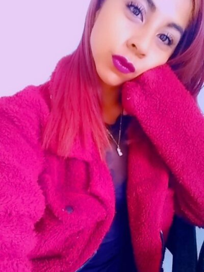 Scarlett_blum naked stripping on cam for live sex video chat