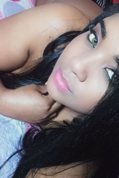 Selena_Brownx naked stripping on cam for live sex video chat