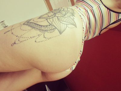 Serena17 naked stripping on cam for live sex video chat