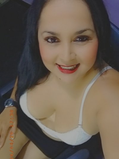 sexmariana_86 naked stripping on cam for live sex video chat