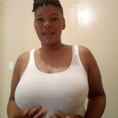 SexyAfricanqueenR200 naked stripping on cam for live sex video chat