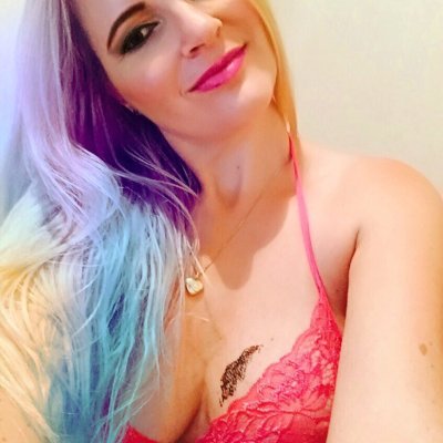SexyNadiny naked stripping on cam for live sex video chat