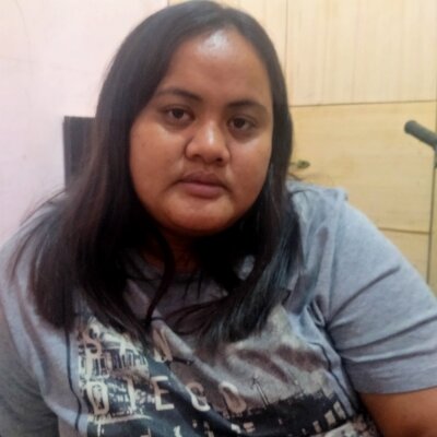 sexypinaychubby naked stripping on cam for live sex video chat