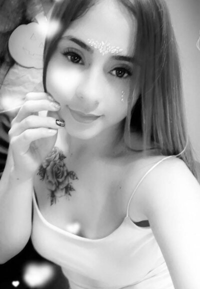 shalotte_briam naked stripping on cam for live sex video chat