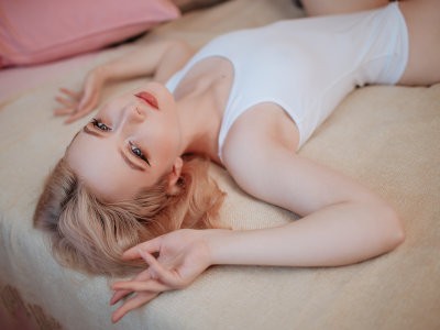 SHARLINN naked stripping on cam for live sex video chat
