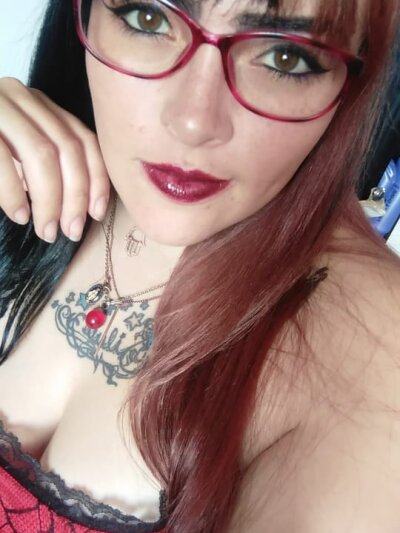 sharlotte_dirty_woman naked stripping on cam for live sex video chat