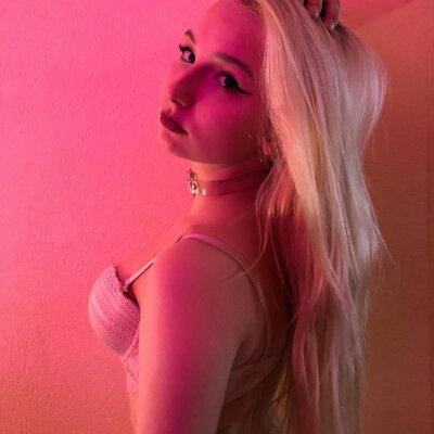Shine4You naked stripping on cam for live sex video chat