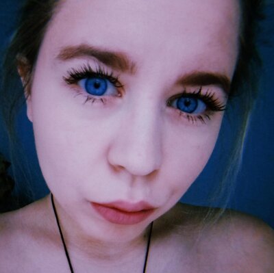 ShineFiona naked stripping on cam for live sex video chat