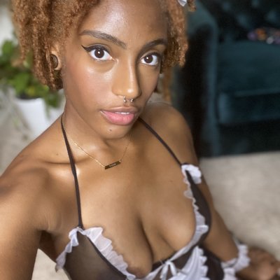 Sinderella_25 naked stripping on cam for live sex video chat
