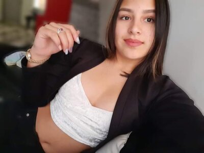 sofi_santana1 naked stripping on cam for live sex video chat