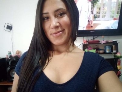 sofia_pinky naked stripping on cam for live sex video chat