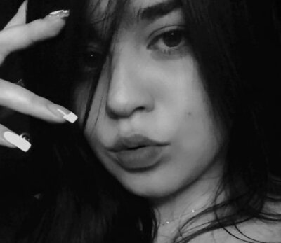 Sophy_w naked stripping on cam for live sex video chat