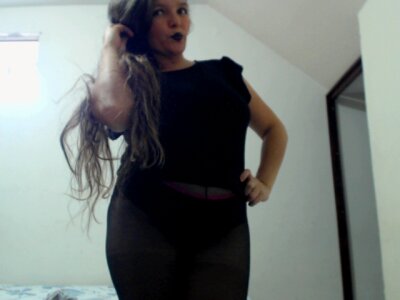 squirtlatinx naked stripping on cam for live sex video chat
