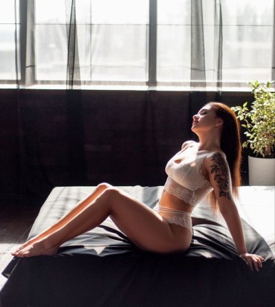 Star-Lera naked stripping on cam for live sex video chat