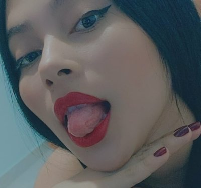 Stefania_bonn naked stripping on cam for live sex video chat
