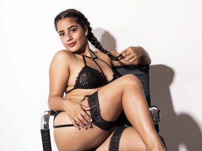 Stephy_Baker naked stripping on cam for live sex video chat