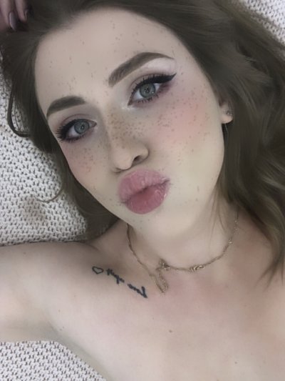 Stesha- naked stripping on cam for live sex video chat