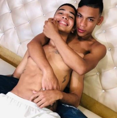 STRONGBOYSLATIN naked stripping on cam for live sex video chat