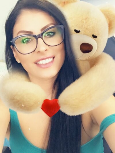 summerlove28 naked stripping on cam for live sex video chat
