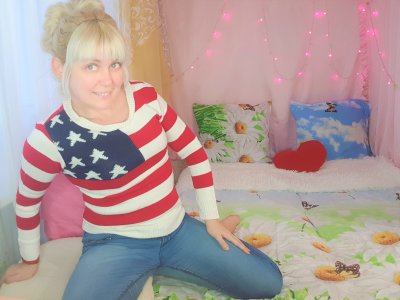 SunnySylvia naked stripping on cam for live sex video chat