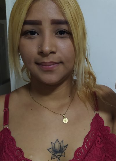 susy_morrison naked stripping on cam for live sex video chat