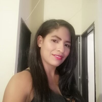 sweet-gianna naked stripping on cam for live sex video chat