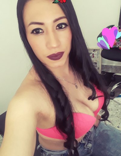 sweet_jolina13 naked stripping on cam for live sex video chat